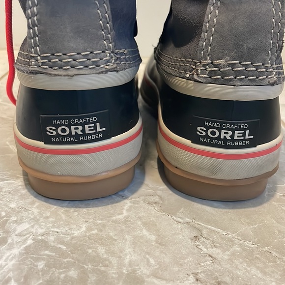 Sorel Winter Boots - Picture 6 of 9